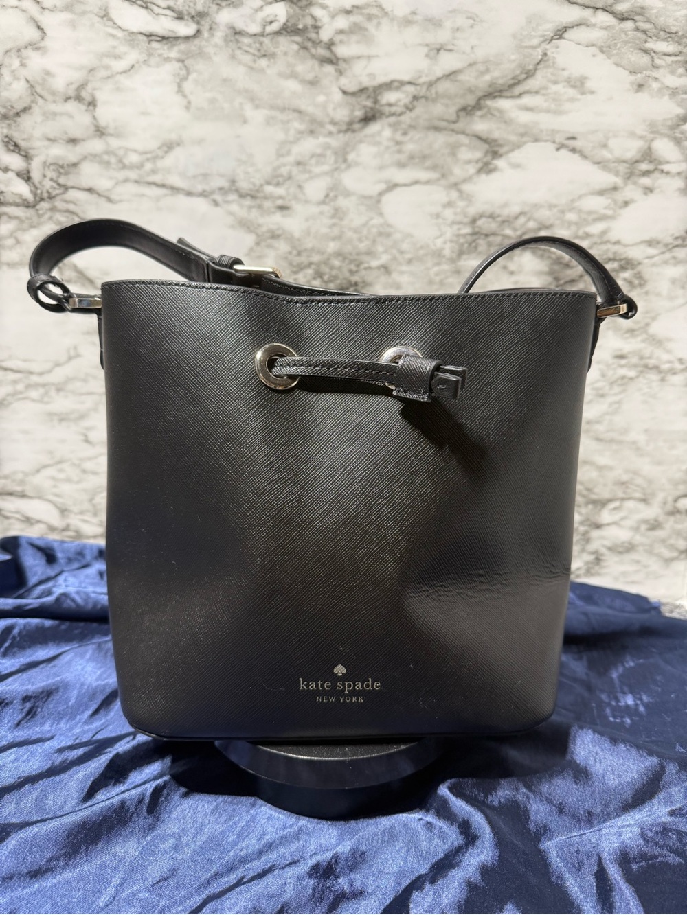 Kate Spade New York -Sadie Saffiano Leather Bucket Bag – Black (EUC)